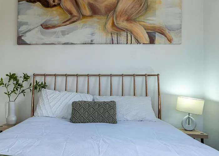 Scarborough Beach Side Forest Holiday House